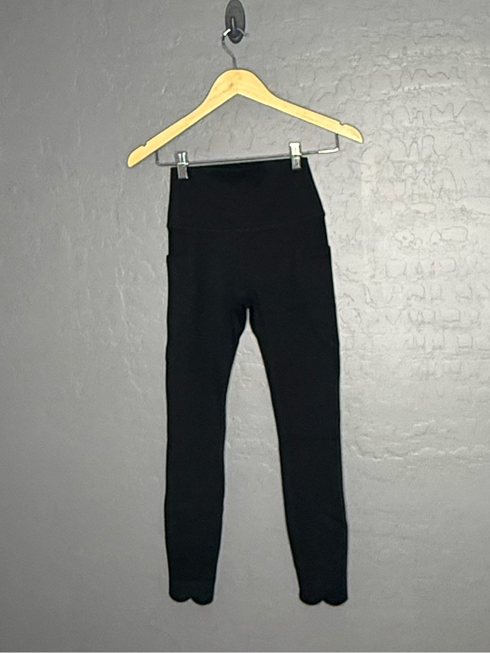 WISKII High-Rise Black Sports Top and Leggings Set - Picture 3 of 9